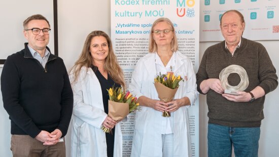 Vedení ústavu předalo ocenění zaměstnancům za rok 2024